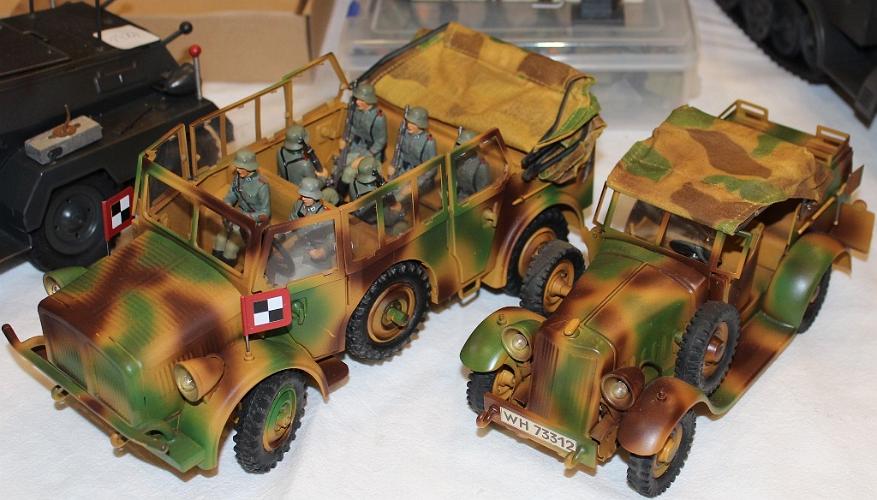 47_Militaer-Fahrzeuge bei Hellemeister.JPG